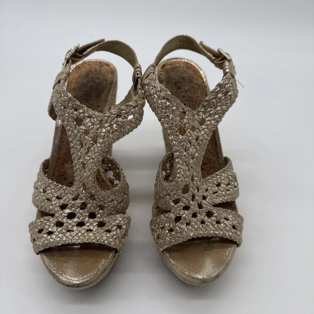 Gianni Bini Woman's Sand Gold Espadrille Crochet Wedge Sandals Size 6